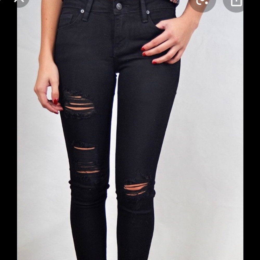 “Just Black” ripped jeans